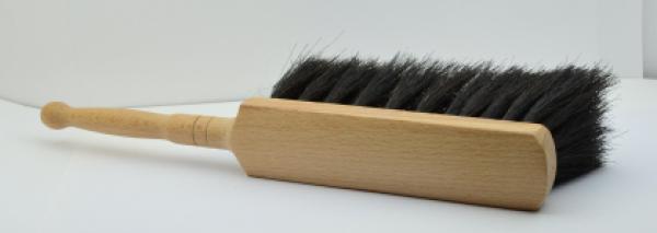 Standard Handfeger mit echtem, schwarzen Rosshaar. Bürstenfabrik Keller seit 1869.